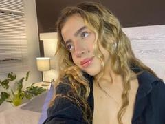 ZhaaviaMoon - blond female with  big tits webcam at xLoveCam