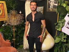 Zhion from xLoveCam