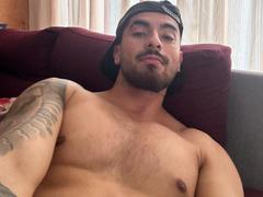Zhion - male webcam at xLoveCam