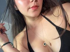 ZoeBarnett - female with brown hair webcam at LiveJasmin