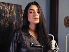 TaliaBellini - female with black hair webcam at LiveJasmin