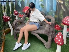 ZoeCastelli - female with black hair webcam at xLoveCam