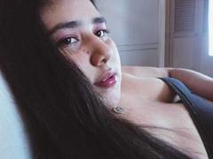 ZoeGiil - female with black hair and  small tits webcam at xLoveCam