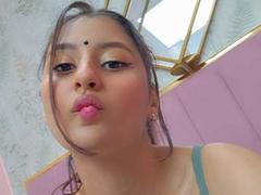 ZoeHillss - female with black hair webcam at xLoveCam