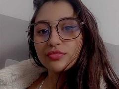 ZoeHillss from xLoveCam