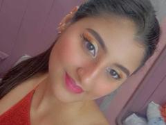 ZoeHillss - female with black hair webcam at xLoveCam