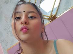 ZoeHillss - female with black hair webcam at xLoveCam