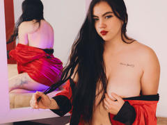 ZoeMusk - female with brown hair webcam at LiveJasmin