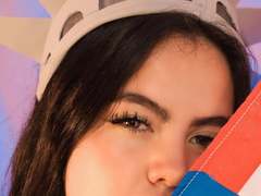 ZoeMusk - female with brown hair webcam at LiveJasmin