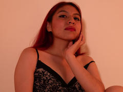 ZoeRedds - female with red hair webcam at xLoveCam