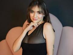 ZoeRusso - female with brown hair and  big tits webcam at xLoveCam