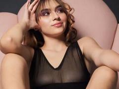 ZoeRusso - female with brown hair and  big tits webcam at xLoveCam