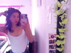 ZoeeMoreu - female webcam at xLoveCam