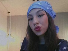 ZoeeMoreu - female webcam at xLoveCam