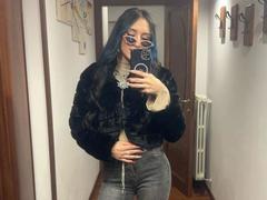 Zoeebm - female with black hair webcam at xLoveCam