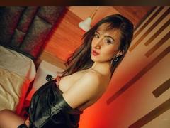 Zoeebm - female with black hair webcam at xLoveCam