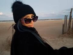 Zoeebm - female with black hair webcam at xLoveCam