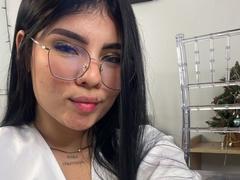Zoeval - female with black hair webcam at xLoveCam
