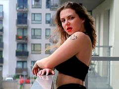 ZoeyFancy from xLoveCam