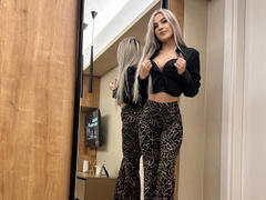 ZoeyMarie - blond female webcam at xLoveCam