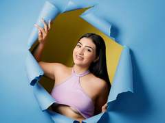 ZoeyMorelli - female with black hair webcam at xLoveCam