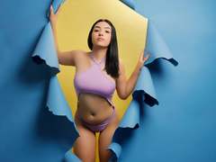 ZoeyMorelli - female with black hair webcam at xLoveCam
