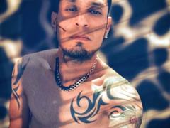 ZousGreen from xLoveCam