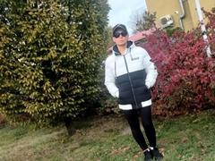 ZoyaPask - female with brown hair webcam at xLoveCam