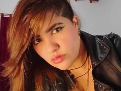 ZussanGravereign - female with brown hair and  big tits webcam at xLoveCam